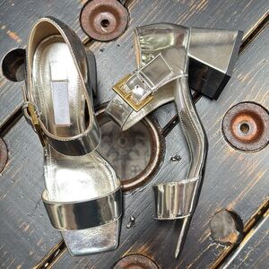 SUZANNE RAE MARYJANE SANDALS - Silver with Gold Buckle Daetail, Size 37